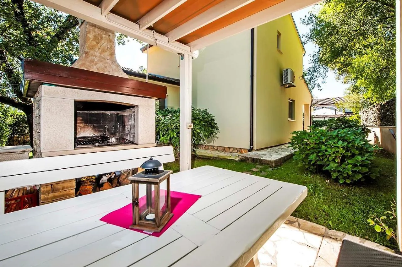 Villa Tina Sosici 0*,